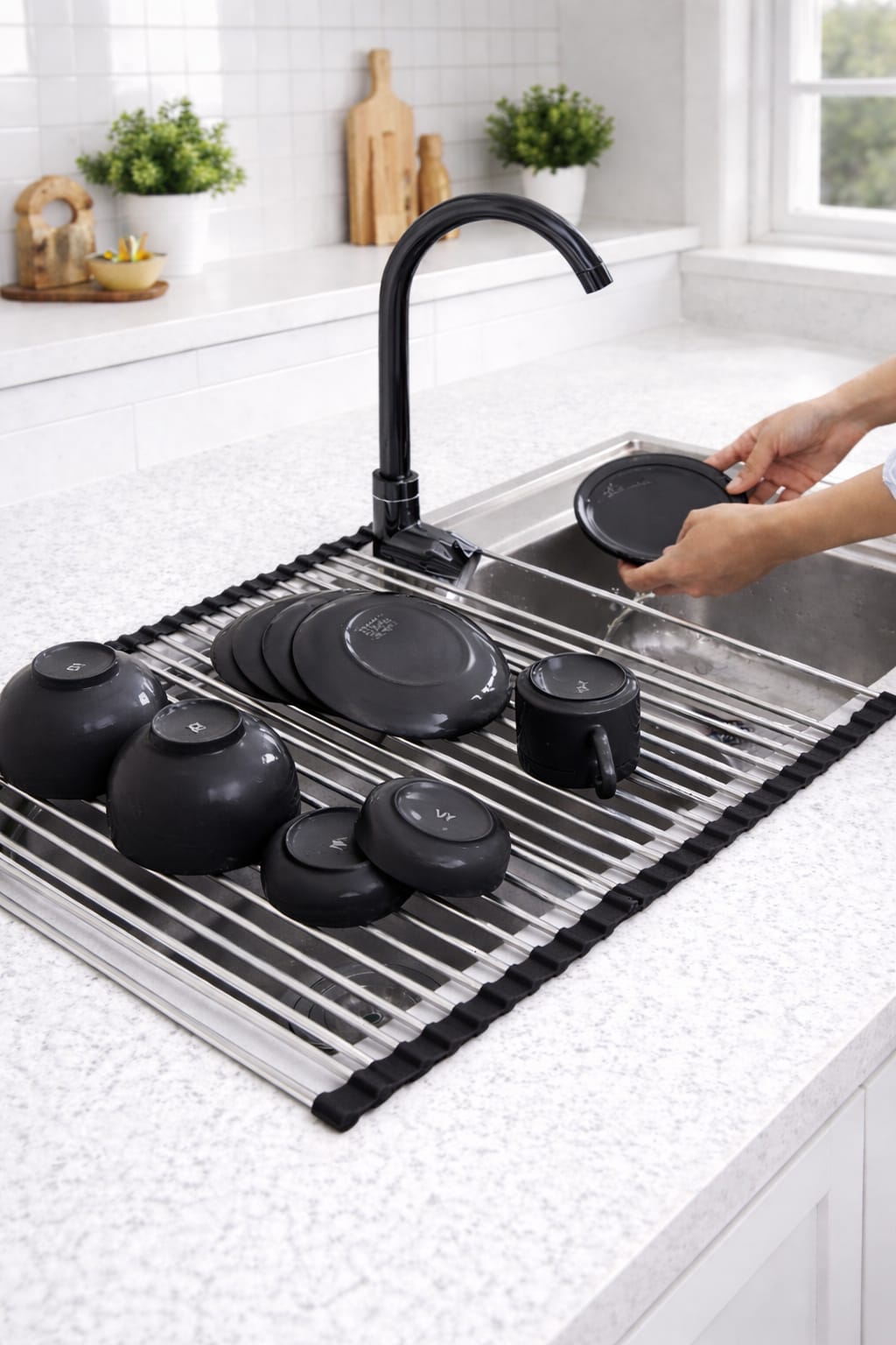 The roll-up dish drying rack holder
